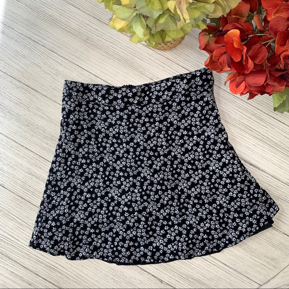 LIKE NEW! White Fawn mini skirt